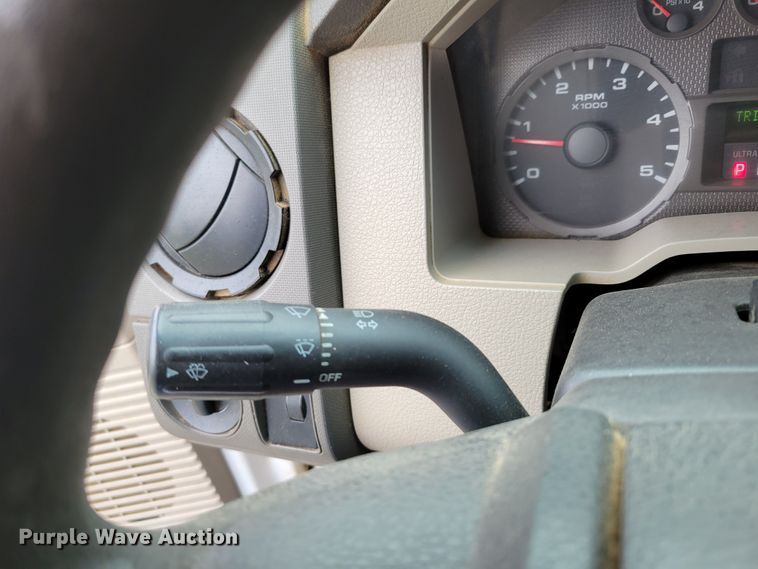 image for item DM2489 2008 Ford F550 Super Duty XL  utility / service truck