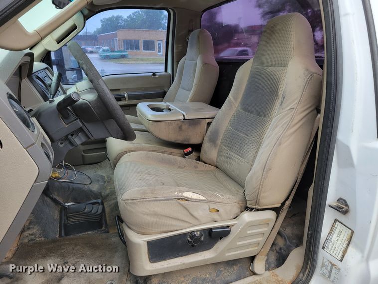 image for item DM2489 2008 Ford F550 Super Duty XL  utility / service truck