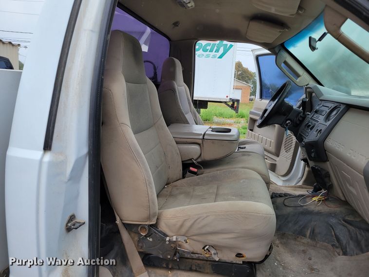 image for item DM2489 2008 Ford F550 Super Duty XL  utility / service truck