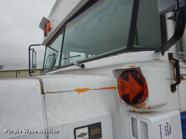 image for item DN1722 1990 Chevrolet B60  school bus