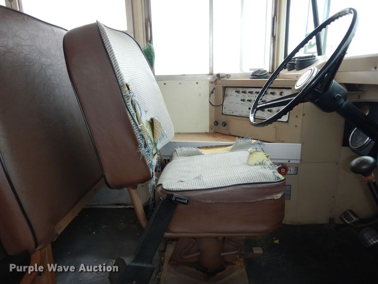 image for item DN1722 1990 Chevrolet B60  school bus