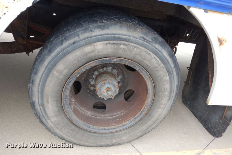 image for item DN1722 1990 Chevrolet B60  school bus