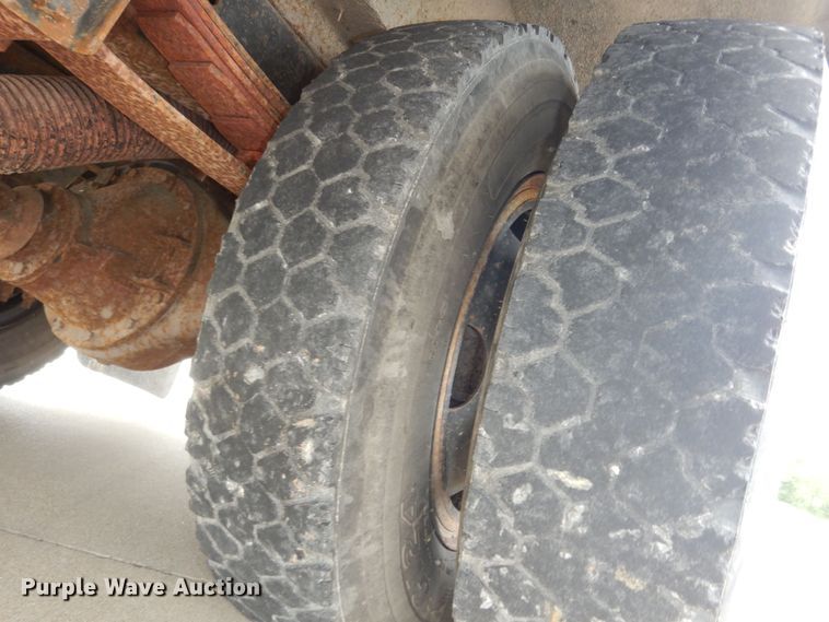 image for item DN1722 1990 Chevrolet B60  school bus