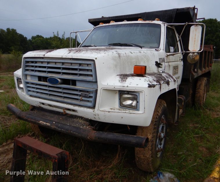 image for item DO1493 1991 Ford F700  dump truck