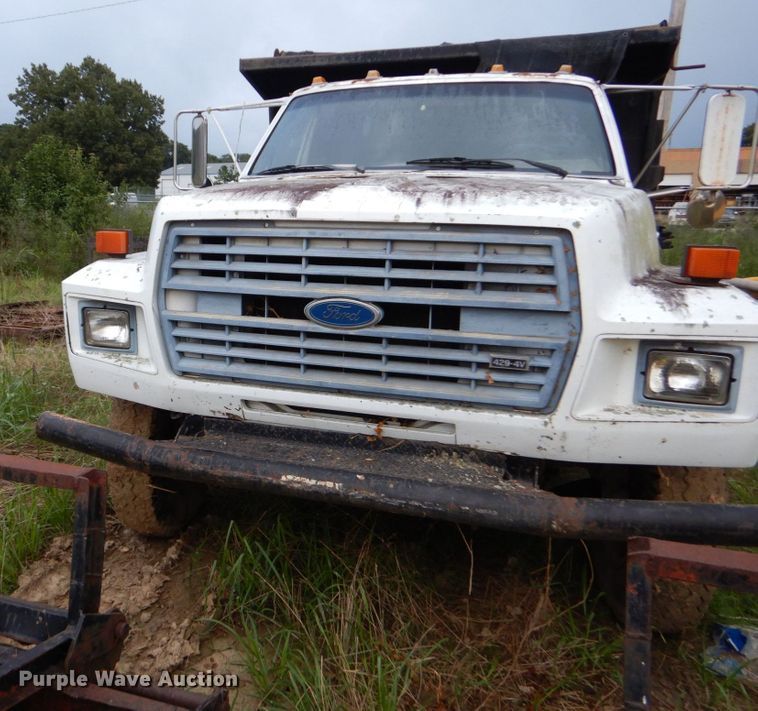 image for item DO1493 1991 Ford F700  dump truck