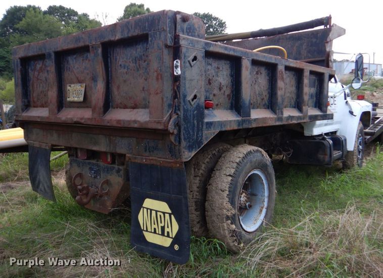 image for item DO1493 1991 Ford F700  dump truck