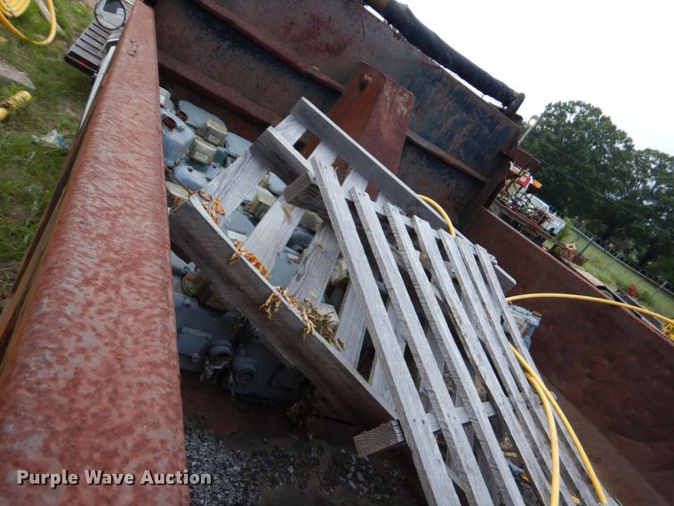 image for item DO1493 1991 Ford F700  dump truck