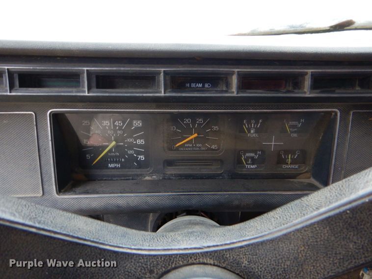 image for item DO1493 1991 Ford F700  dump truck