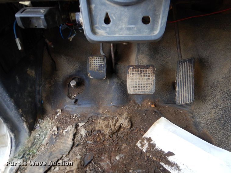 image for item DO1493 1991 Ford F700  dump truck