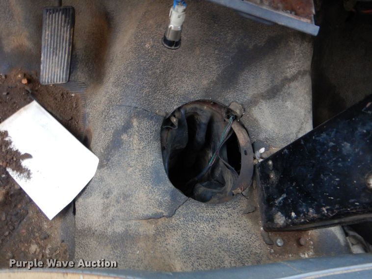 image for item DO1493 1991 Ford F700  dump truck