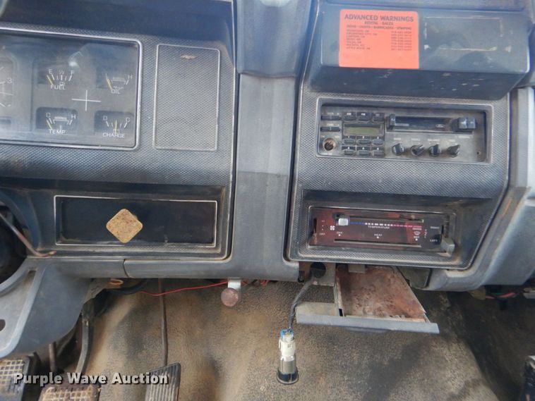 image for item DO1493 1991 Ford F700  dump truck