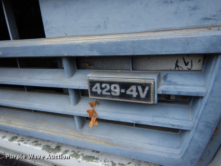 image for item DO1493 1991 Ford F700  dump truck