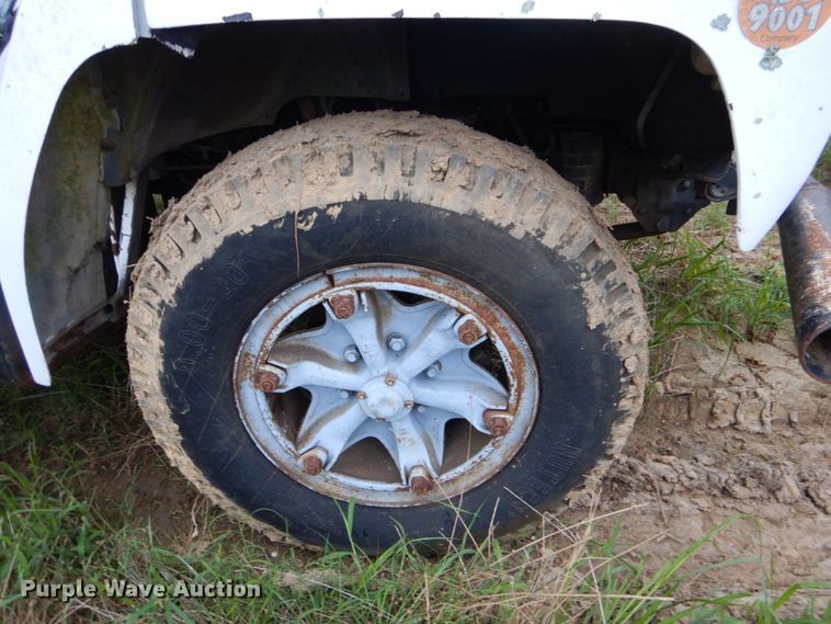 image for item DO1493 1991 Ford F700  dump truck