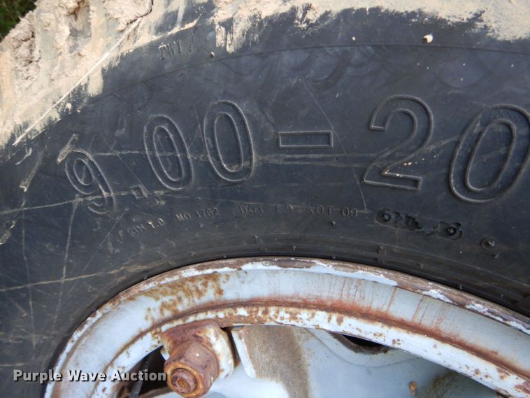 image for item DO1493 1991 Ford F700  dump truck