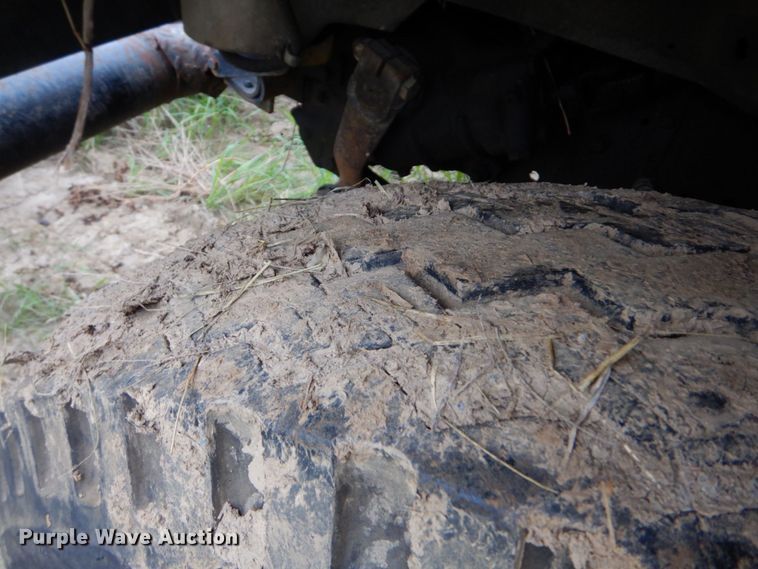 image for item DO1493 1991 Ford F700  dump truck