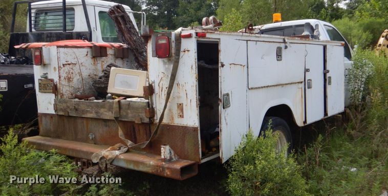 image for item DO1499 1999 Ford F450  utility / service truck