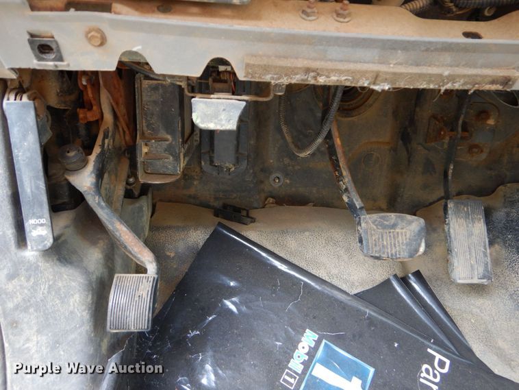 image for item DO1499 1999 Ford F450  utility / service truck