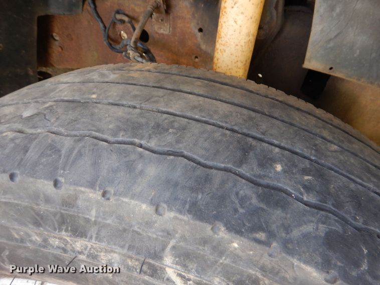 image for item DO1499 1999 Ford F450  utility / service truck