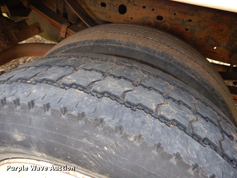 image for item DO1499 1999 Ford F450  utility / service truck