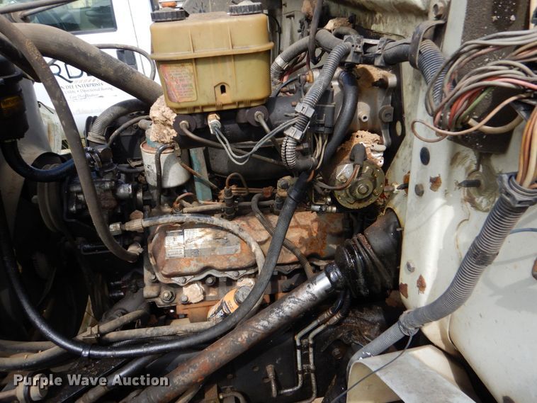 image for item DO1500 1994 International 4600  flatbed truck