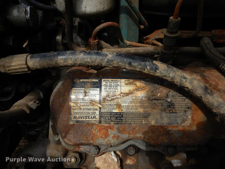 image for item DO1500 1994 International 4600  flatbed truck