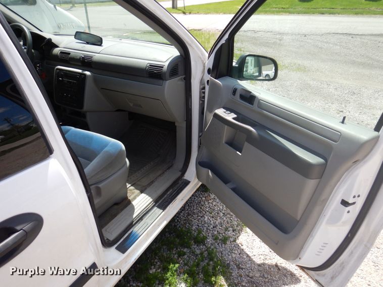 image for item DP5527 2006 Ford Freestar SE  van