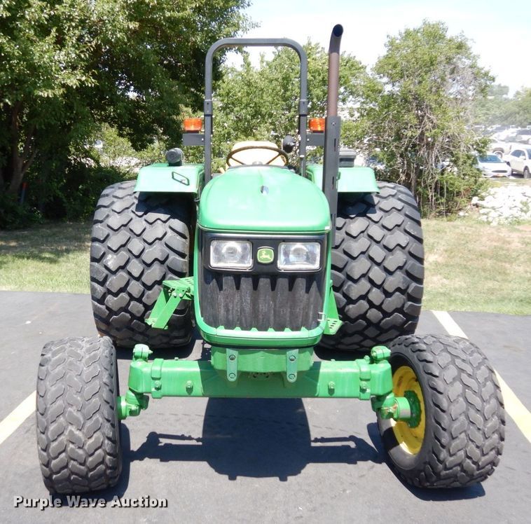 image for item DS1324 2010 John Deere 5065E  tractor