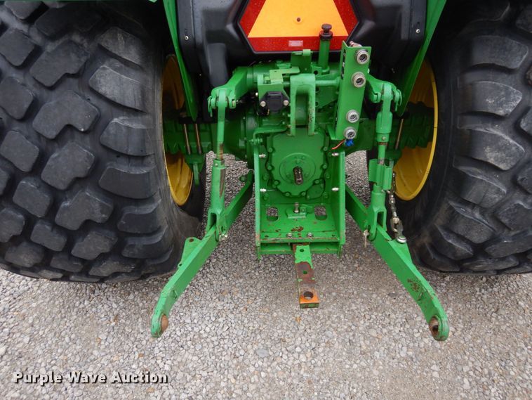 image for item DS1324 2010 John Deere 5065E  tractor