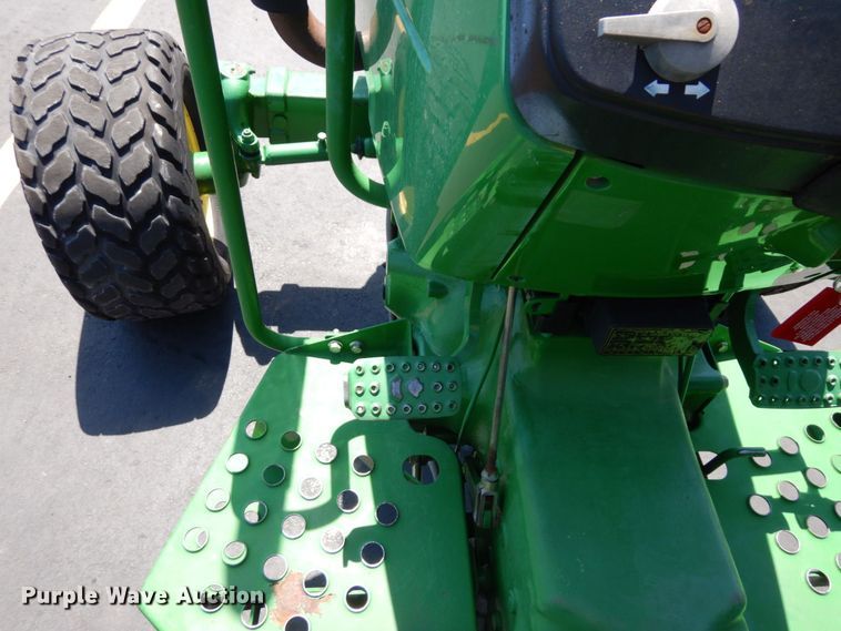 image for item DS1324 2010 John Deere 5065E  tractor