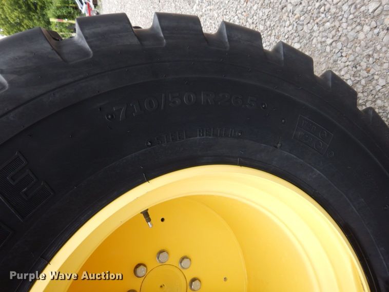 image for item DS1324 2010 John Deere 5065E  tractor