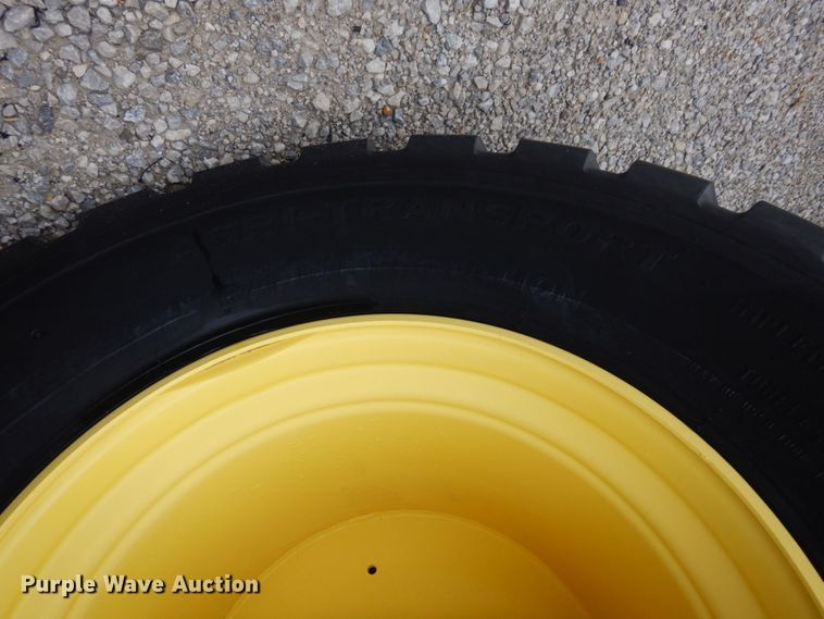 image for item DS1324 2010 John Deere 5065E  tractor