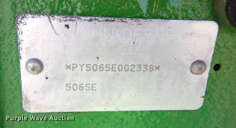 image for item DS1324 2010 John Deere 5065E  tractor