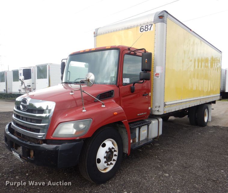 image for item DS8143 2014 Hino 268  box truck