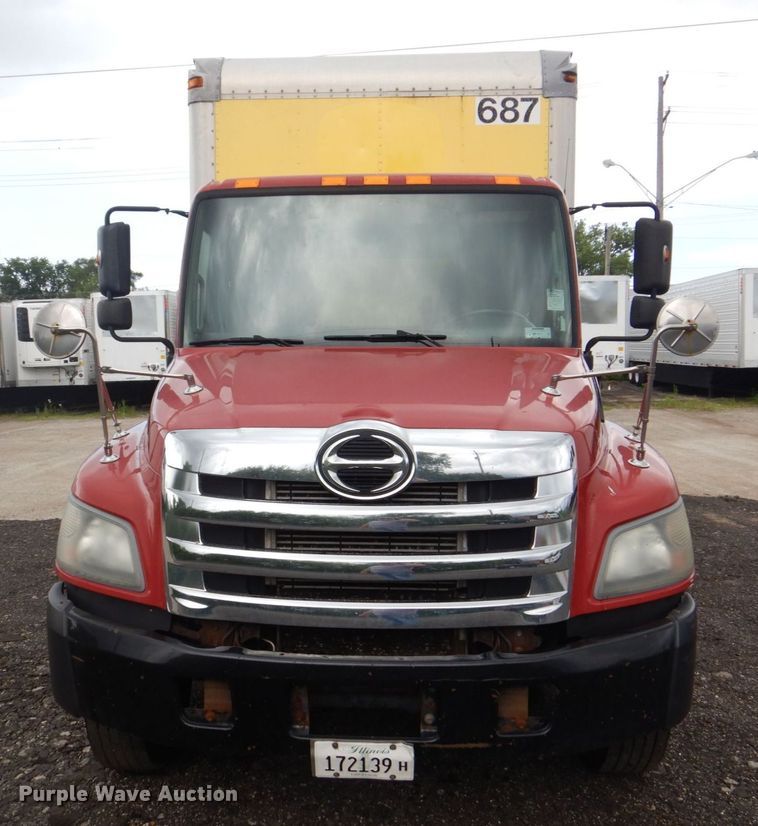 image for item DS8143 2014 Hino 268  box truck