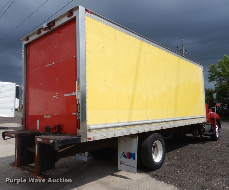image for item DS8143 2014 Hino 268  box truck