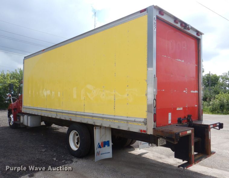 image for item DS8143 2014 Hino 268  box truck