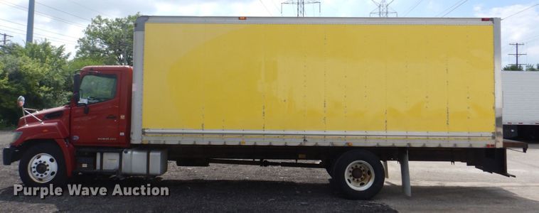 image for item DS8143 2014 Hino 268  box truck