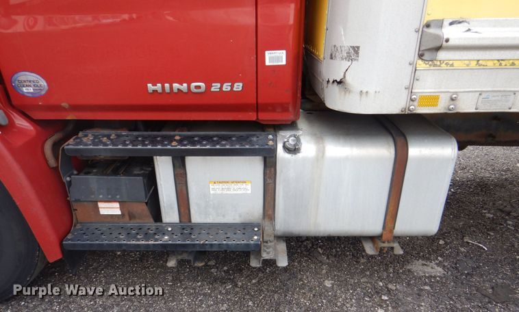 image for item DS8143 2014 Hino 268  box truck