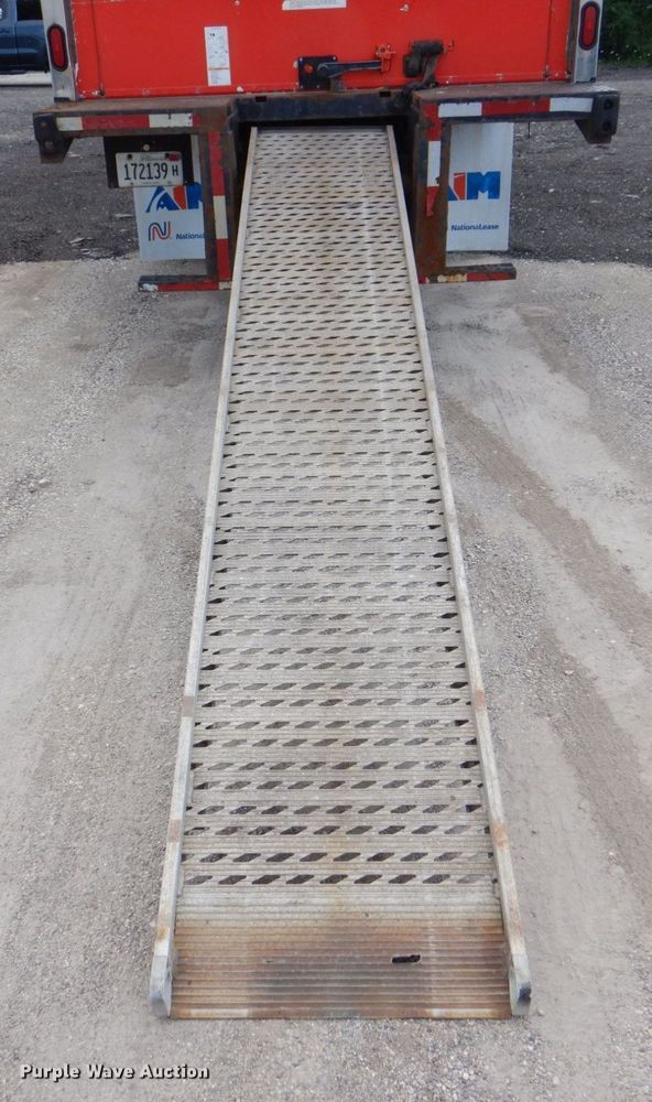 image for item DS8143 2014 Hino 268  box truck