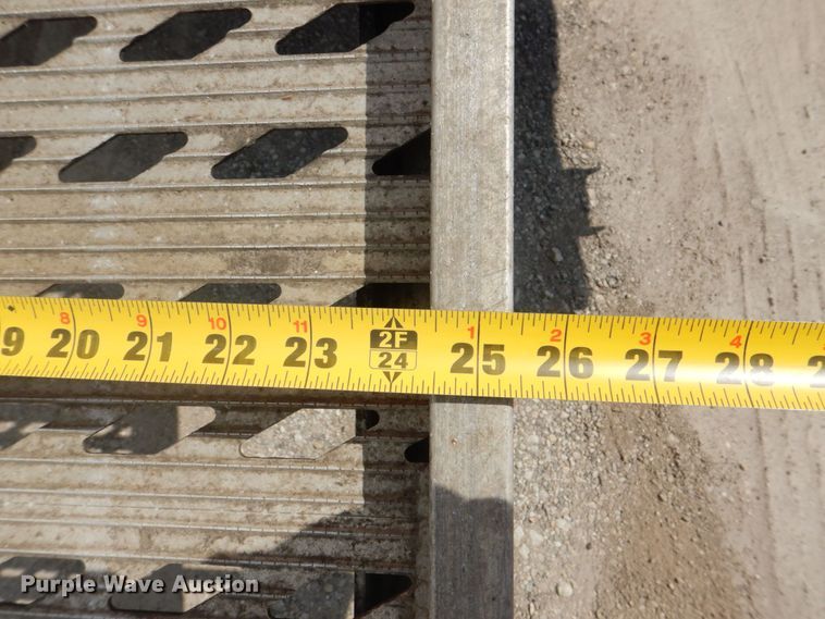 image for item DS8143 2014 Hino 268  box truck