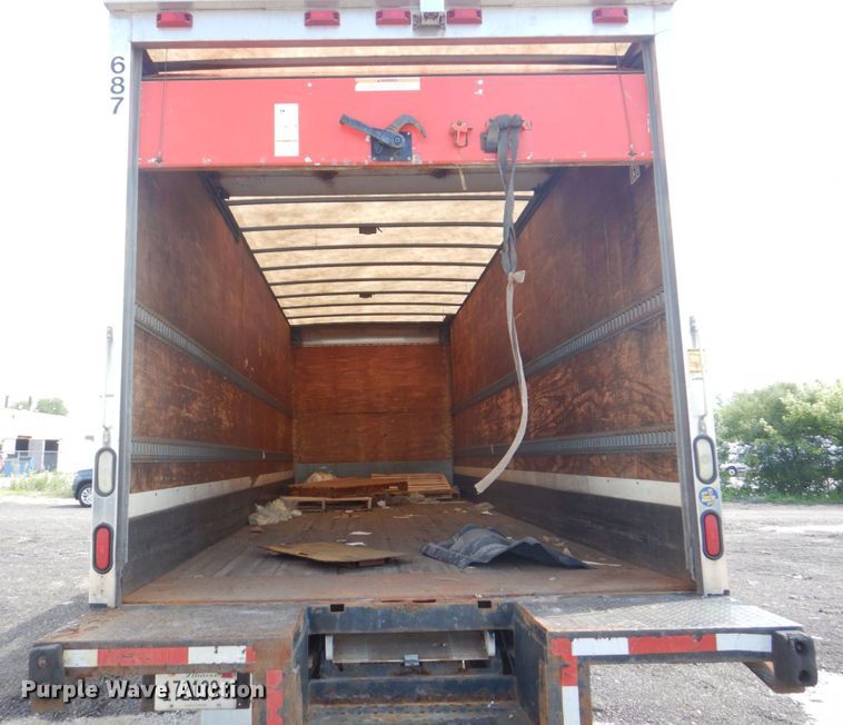 image for item DS8143 2014 Hino 268  box truck