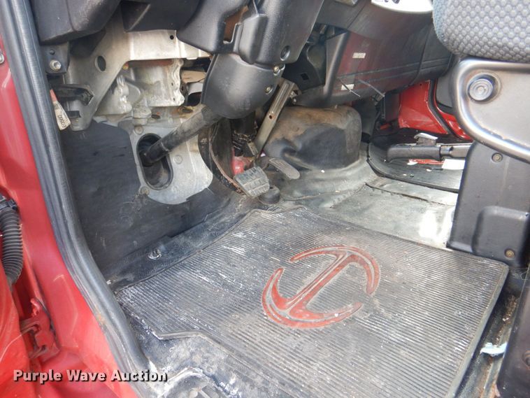 image for item DS8143 2014 Hino 268  box truck