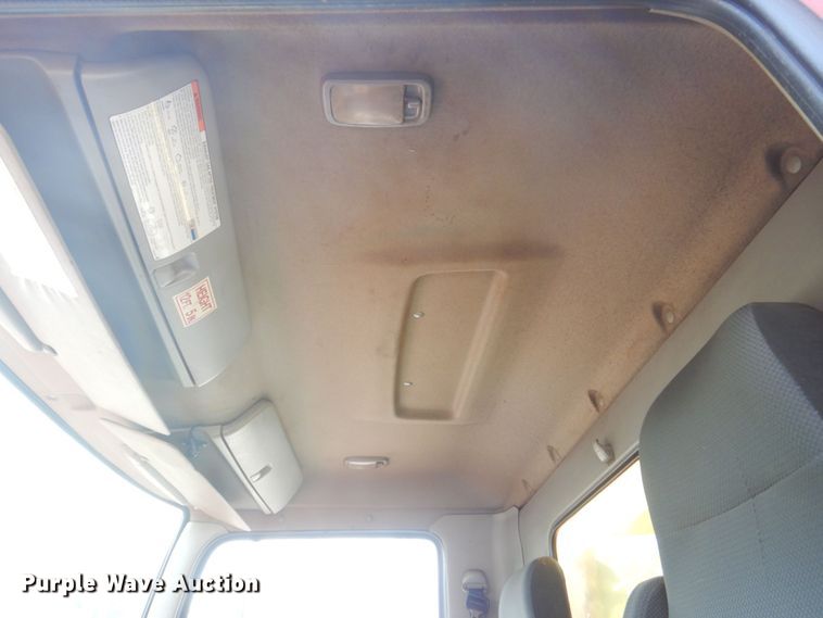 image for item DS8143 2014 Hino 268  box truck