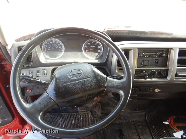 image for item DS8143 2014 Hino 268  box truck