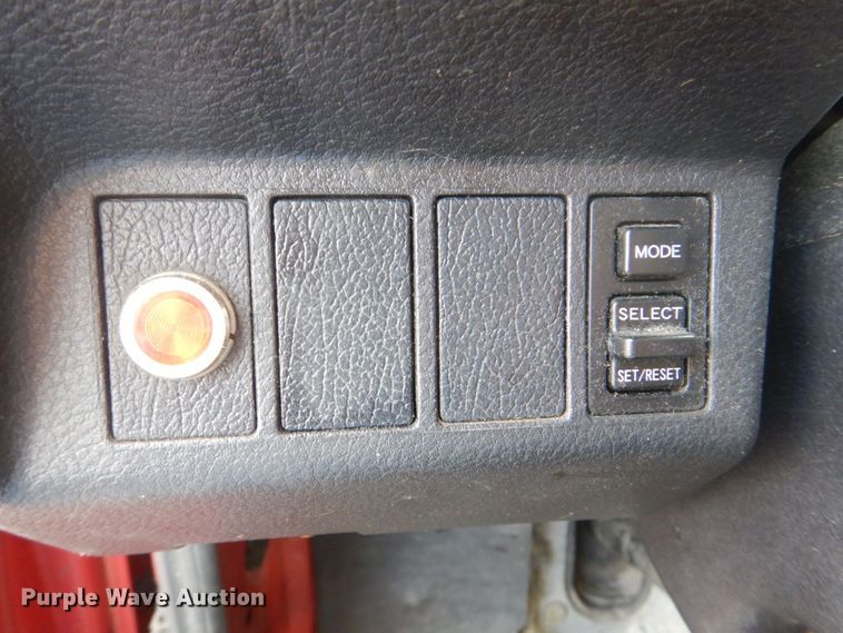 image for item DS8143 2014 Hino 268  box truck