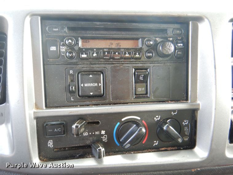 image for item DS8143 2014 Hino 268  box truck