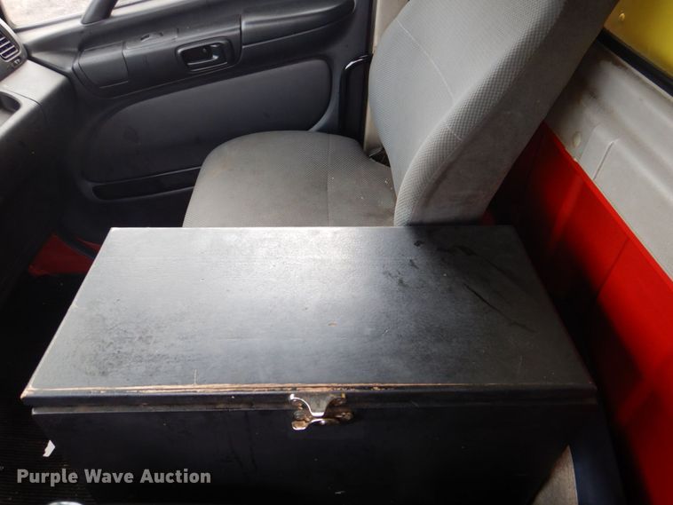 image for item DS8143 2014 Hino 268  box truck