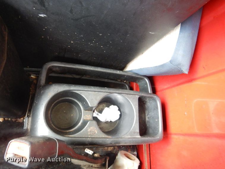 image for item DS8143 2014 Hino 268  box truck