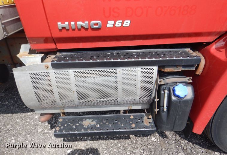 image for item DS8143 2014 Hino 268  box truck