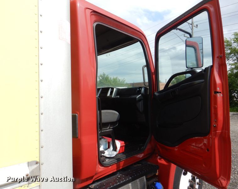 image for item DS8143 2014 Hino 268  box truck